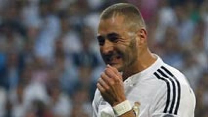 Telediario 1 - Benzema, imputado por no aportar el carné de conducir en un control