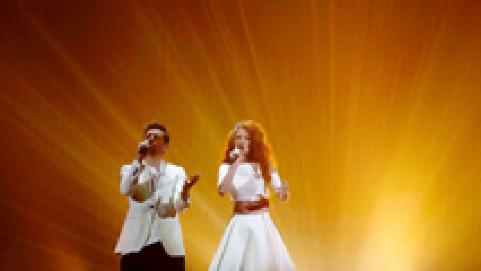 Eurovisión 2015 - Semifinal 2- Noruega: Mørland & Debrah Scarlett cantan 'A Monster Like Me'