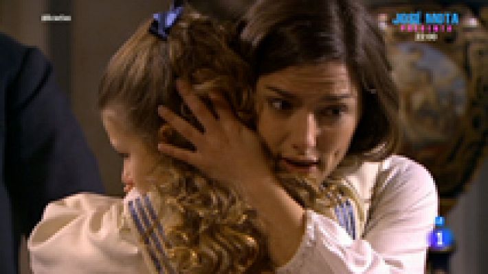 Carlota se reconcilia con Manuela 