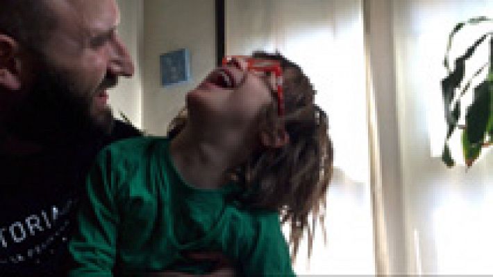 Telediario 1 - Desde que Jan nació, hace cinco años, su padre no ha dejado de grabarle con una cámara