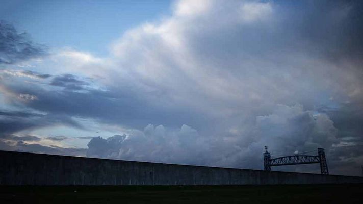 El tiempo - Cielos nubosos con chubascos fuertes en Melilla