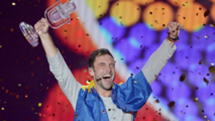 Måns Zelmerlöw celebra el triunfo de Suecia en Eurovisión