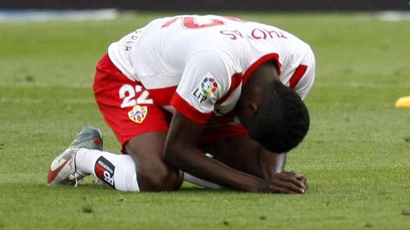 Lágrimas por el descenso en Eibar y Almería