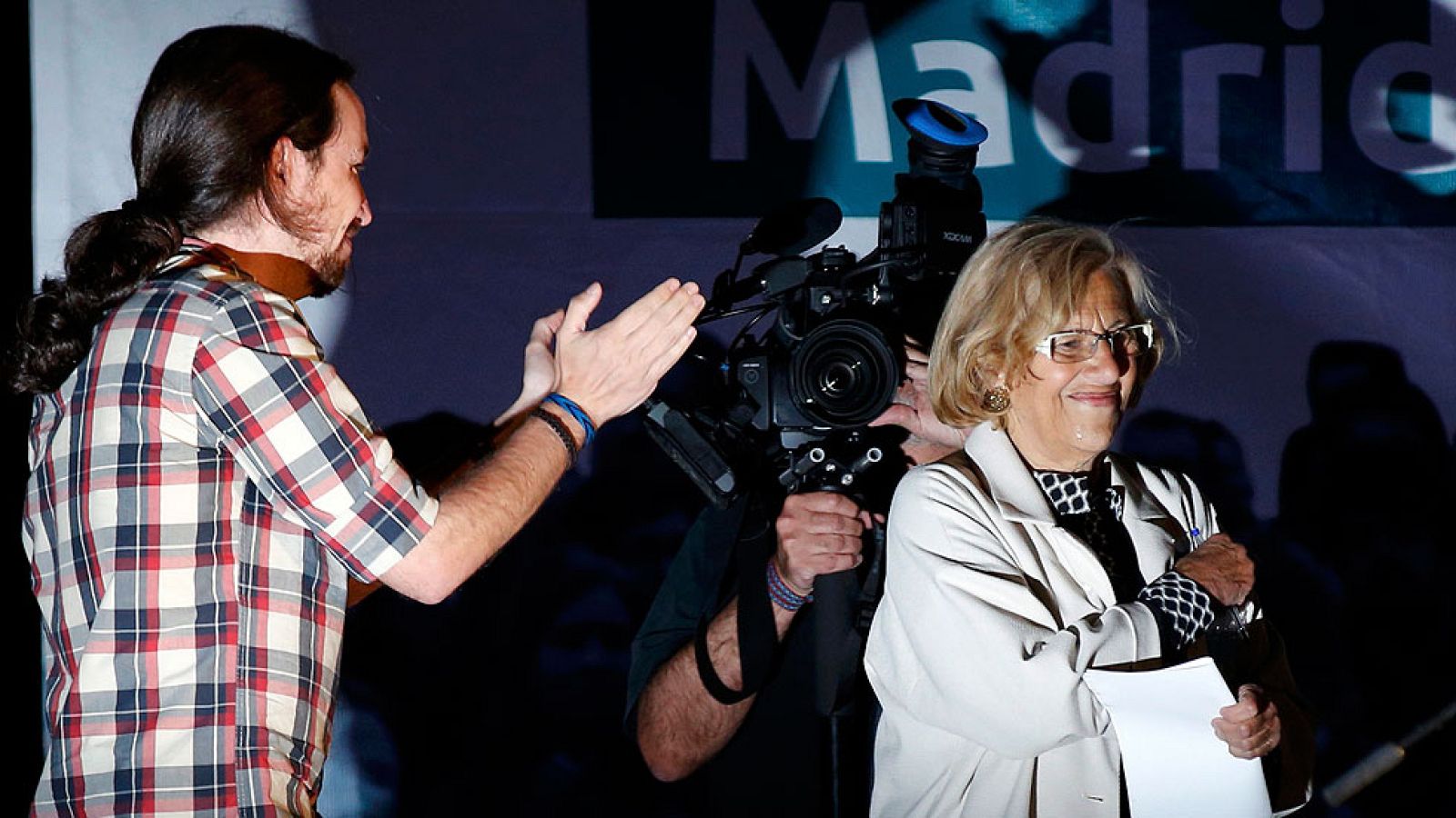 Carmena: Las urnas han reflejado que "una mayoría apuesta por el cambio" - Especiales informativos | Ver
