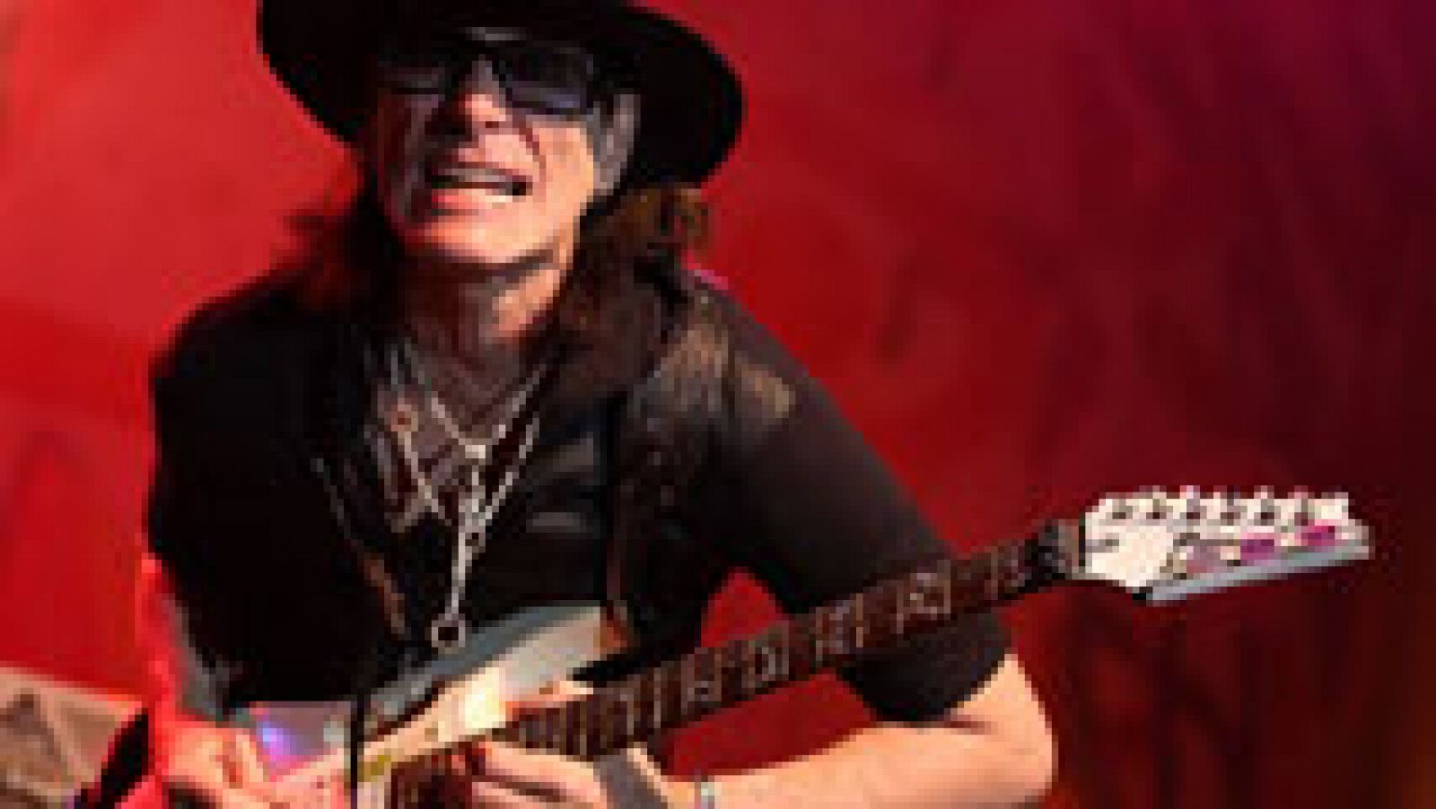 Telediario 1: El guitarrista Steve Vai ofrece clases magistrales en España | RTVE Play