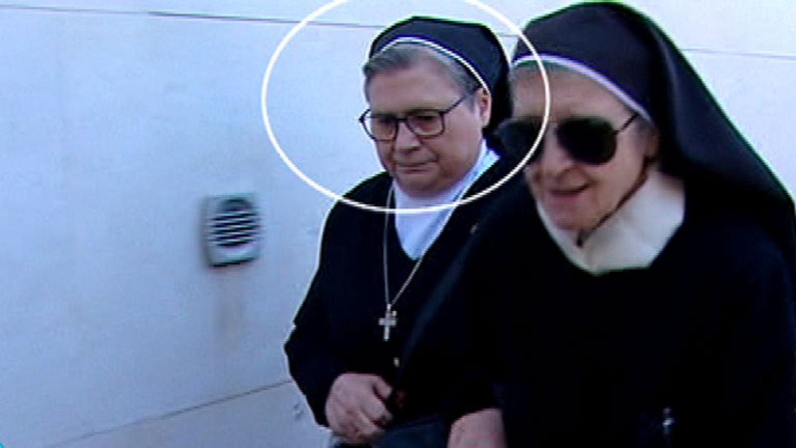 Varios 'bebés robados' piden explicaciones a sor Aurora