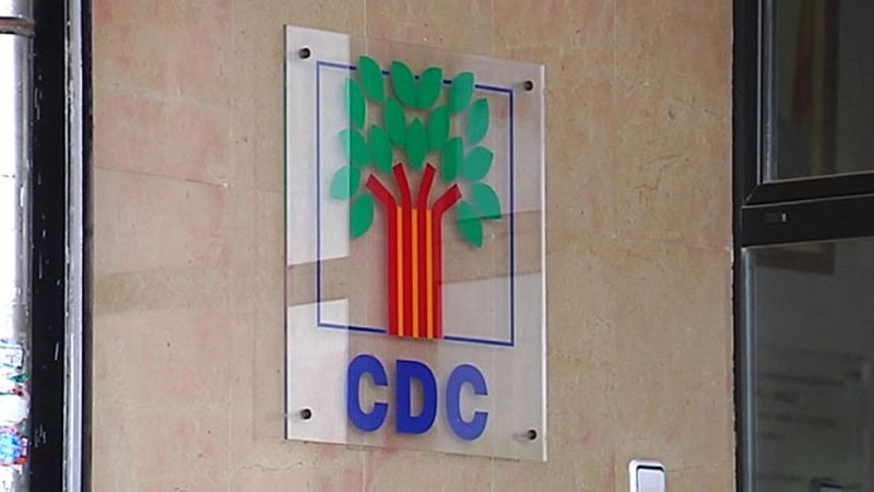 El juez embarga las 15 sedes que Convergència ofreció como garantía en el caso Palau