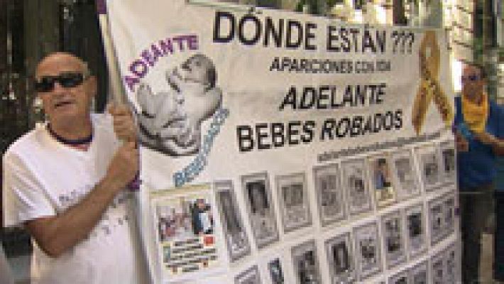 Protesta en Madrid de asociaciones de bebés robados