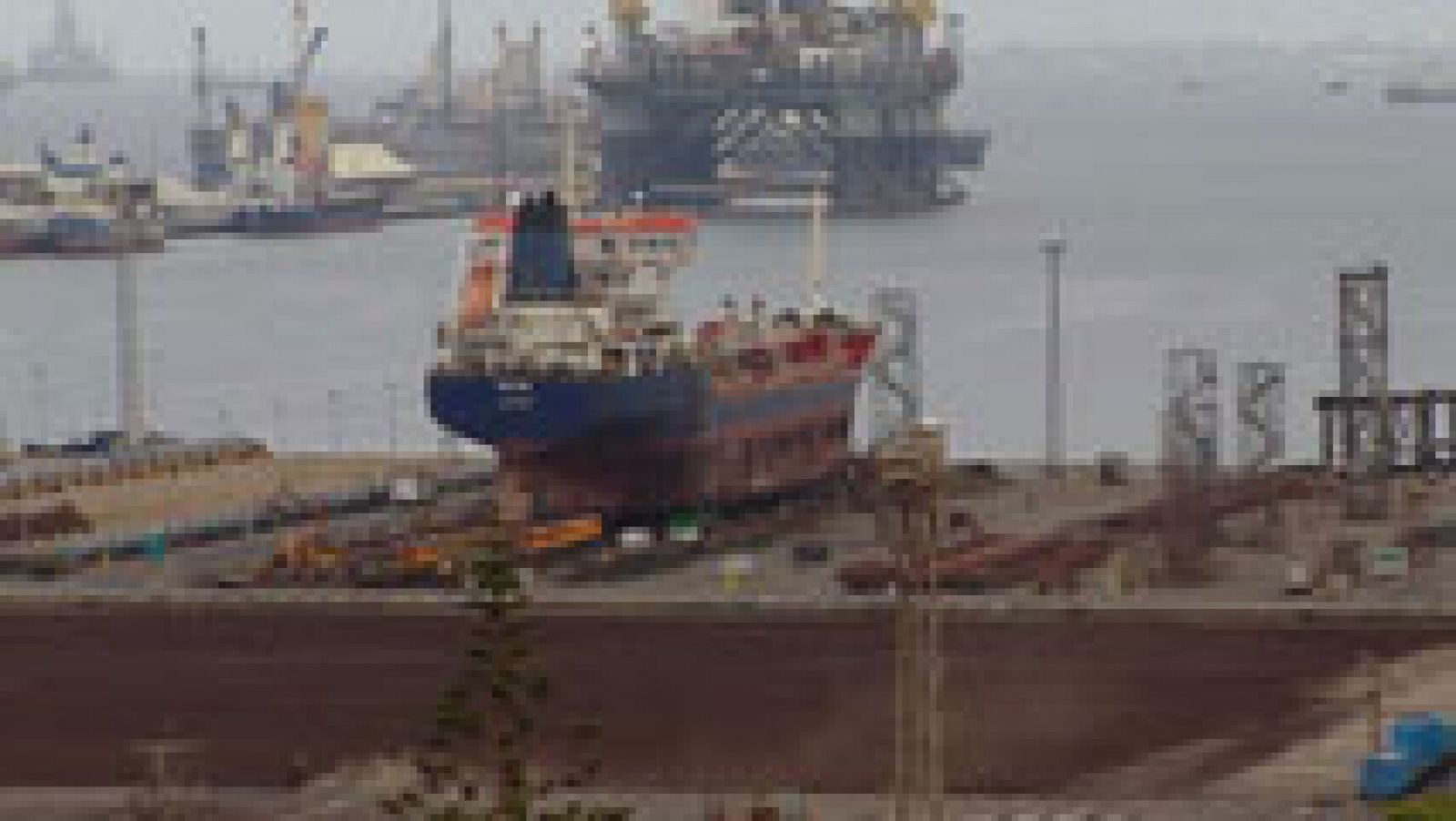 Telediario 1: El petrolero averiado llegará al puerto de Las Palmas | RTVE Play