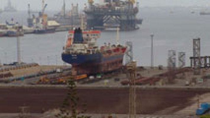 El petrolero averiado llegará al puerto de Las Palmas