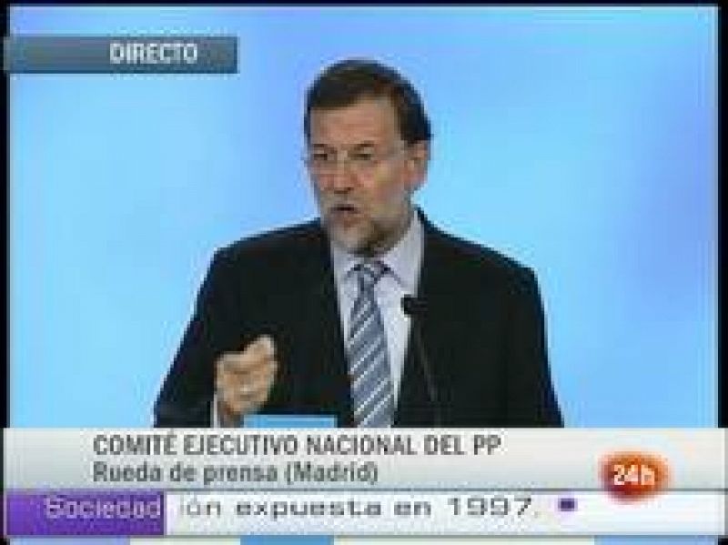  El líder de la oposición, Mariano Rajoy, ha pedido al Gobierno medidas concretas para la crisis económica de España porque cree que las medidas anunciadas por el Gobierno sólo apoyan a los bancos y no a las familias y pymes.