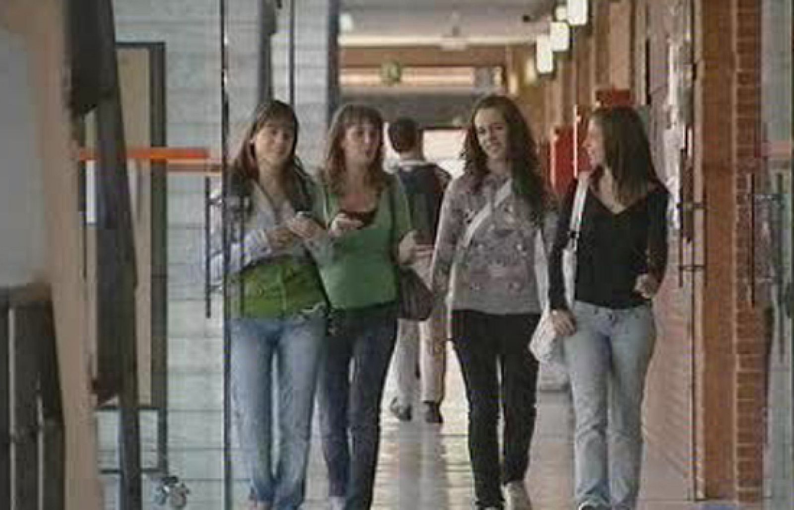 Los profesores de las universidades públicas madrileñas tienen asegurada su nómina | Ver