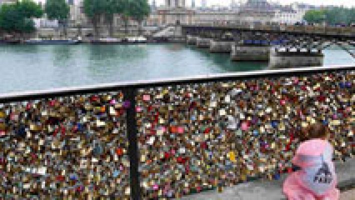 Desaparecerán los candados del Puente de las Artes en París