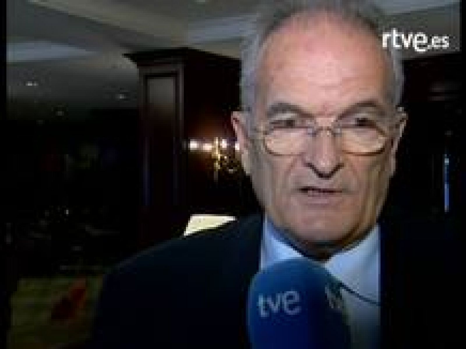 La Federación inglesa de fútbol se niega a jugar en el Bernabeu el amistoso de febrero por miedo a insultos racistas desde las gradas.