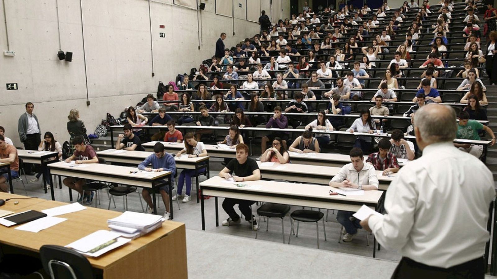 Comienzan las pruebas de selectividad en parte de España | Ver