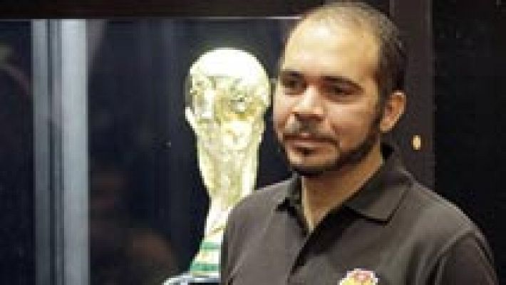 Telediario 1 - Los candidatos a suplir a Blatter empiezan a posicionarse