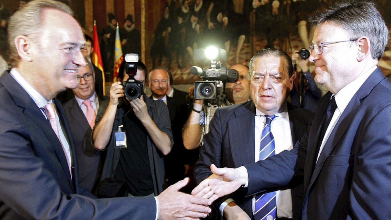 El PP podría abstenerse en la Comunidad Valenciana para favorecer un Gobierno del PSOE