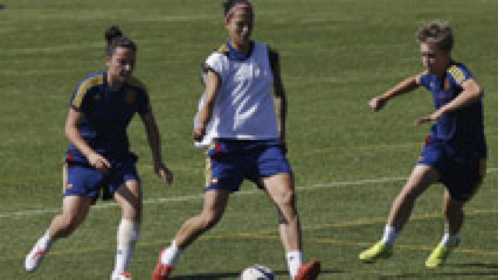 Telediario 1: La selección femenina, lista para volar hacia su sueño | RTVE Play