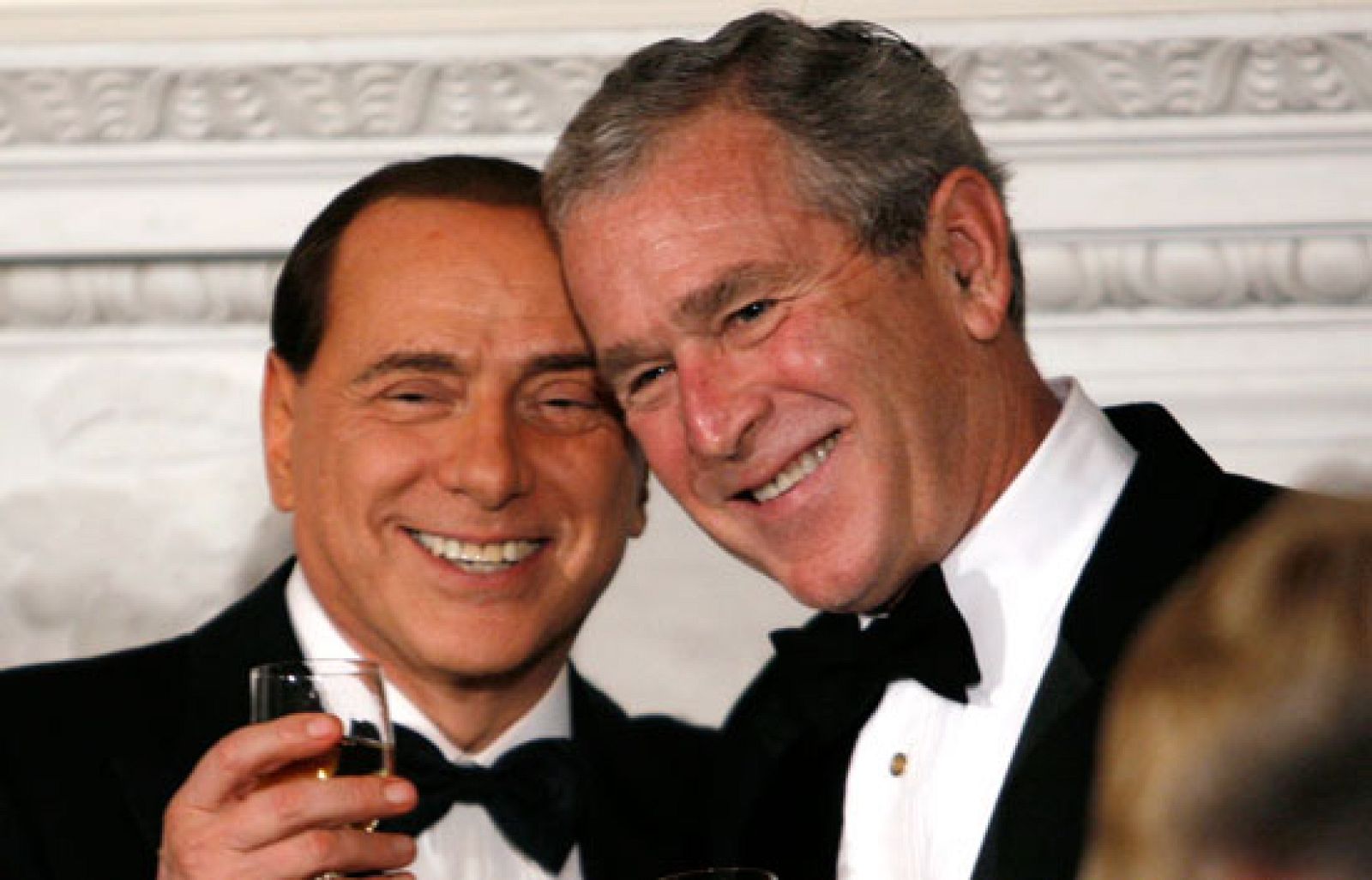 Berlusconi se despide de Bush | Ver