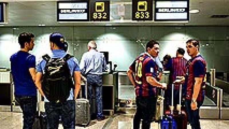 La afición blaugrana agraciada con las entradas ya está rumbo a Berlín para vivir la final de la Champions. El avión ha sido el medio más usado pero muchos serán los autobuses que trasladarán a los hinchas desde Barcelona a Alemania.