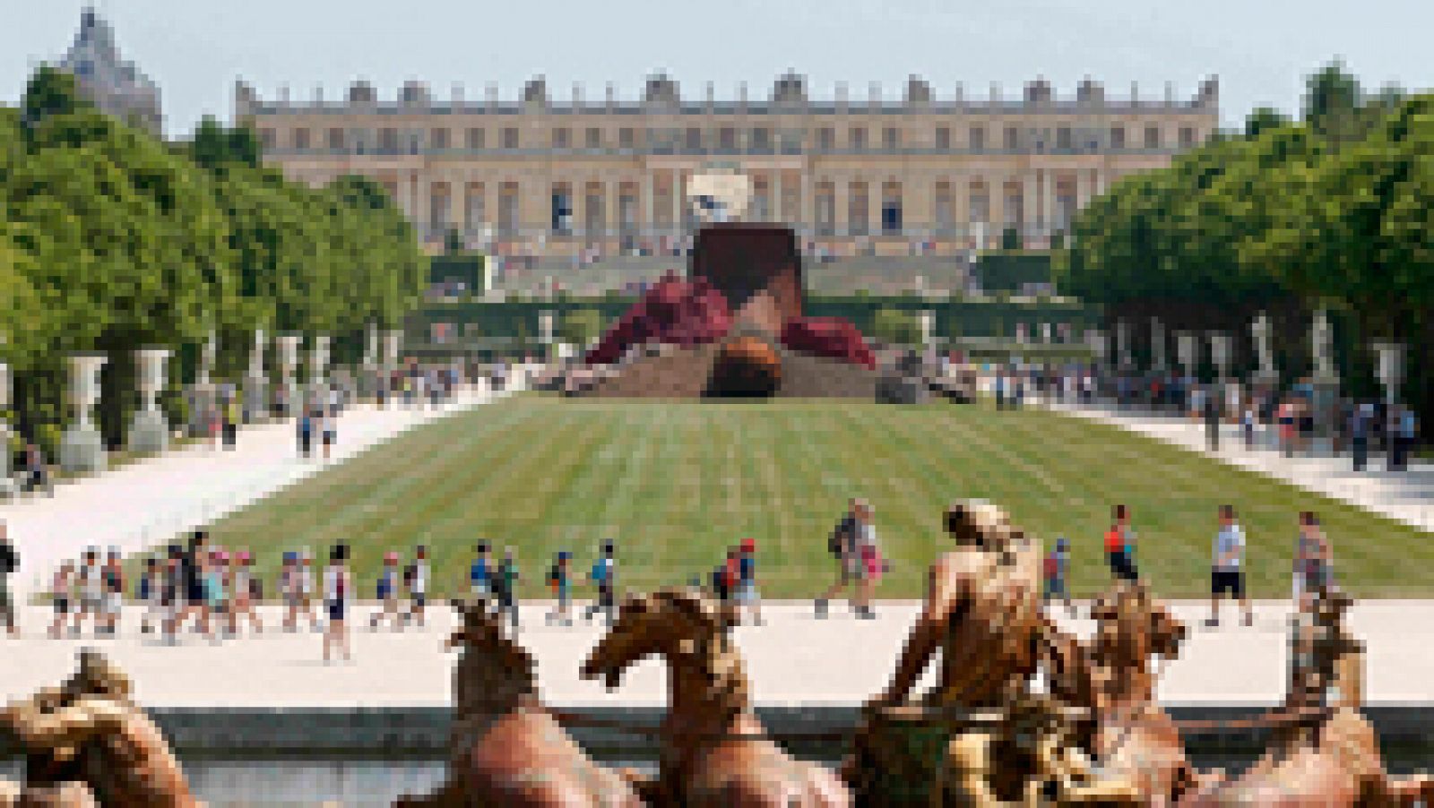 Anish Kapoor trastoca la ordenada geometría de Versalles