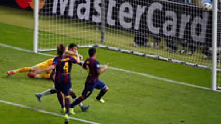 Messi despierta y marca Luis Suárez (1-2)