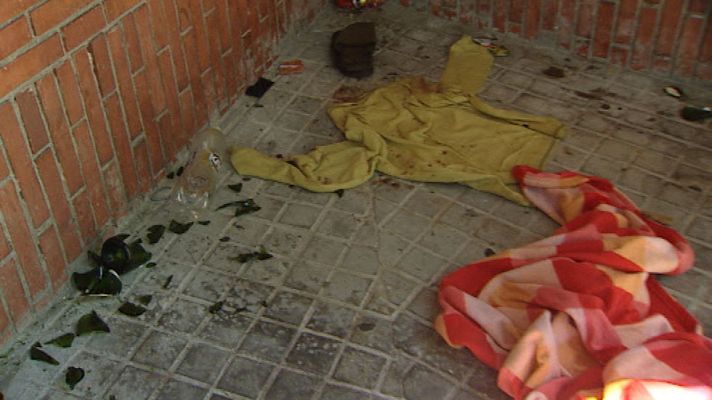 Telediario 1 - Atacan a un indigente y lo graban con sus móviles