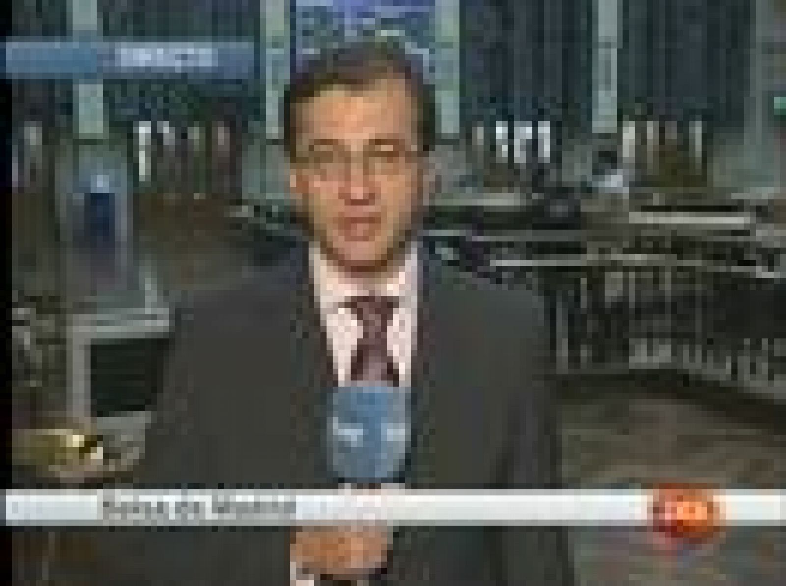 La Bolsa de Madrid continúa con su recuperación tras la debacle de la pasada semana y este martes el principal indicador,el Ibex 35, ya gana un 5,32%.