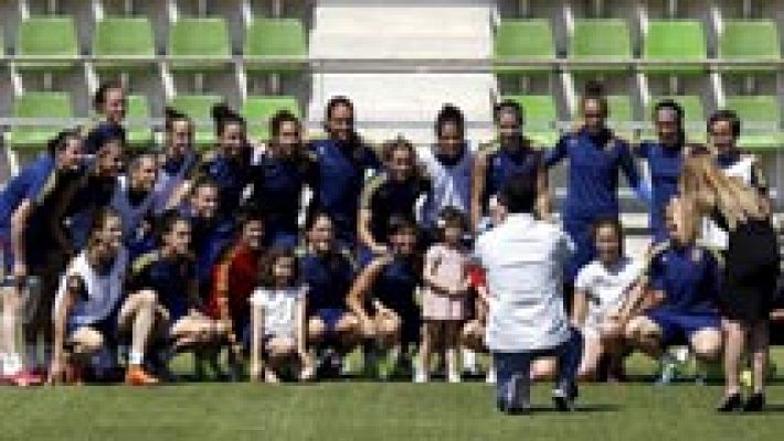 Telediario 1 - La selección femenina, cada vez más motivada ante su debut mundialista