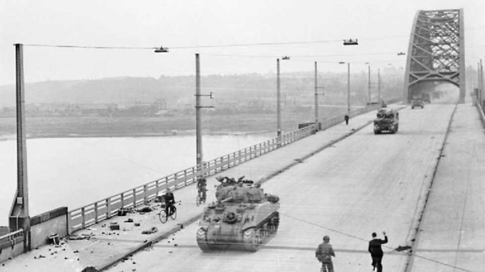 Documenta2 - Oliver Stone: La historia no contada de Estados Unidos - Años 50: Eisenhower, la bomba y el Tercer mundo - Ver ahora