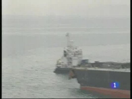  - 150 toneladas de combustible al mar