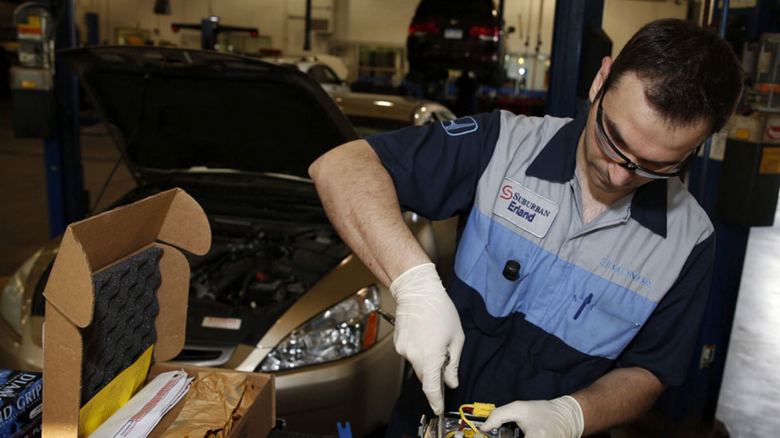 La Guardia Civil destapó casi 1.300 talleres de coches ilegales el año pasado