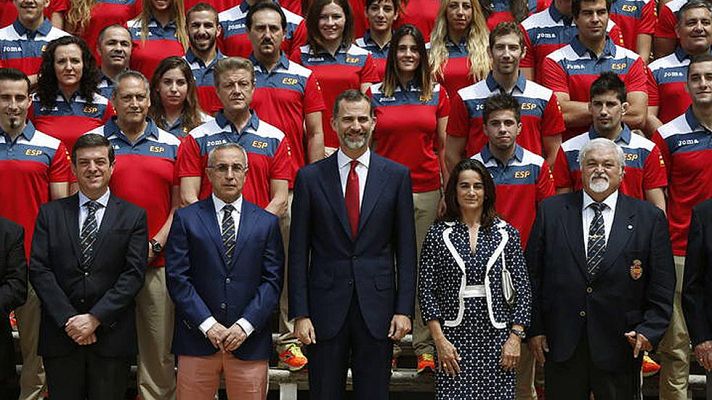 Telediario 1 - El rey Felipe VI recibe a los deportistas españoles que competirán en Bakú