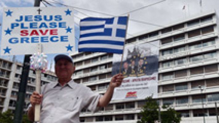 Telediario 1 - El Consejo de Estado griego declara inconstitucional la rebaja de pensiones de la troika