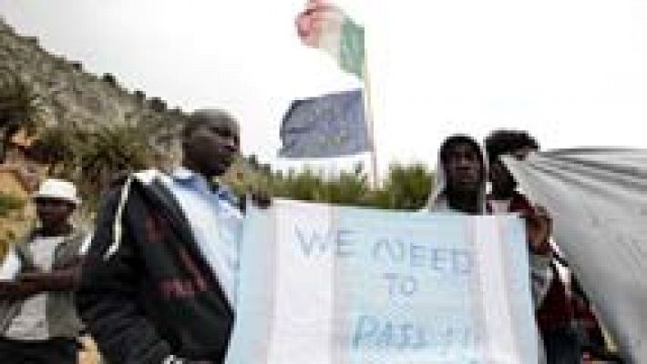 Cientos de migrantes están bloqueados en Italia