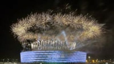 La capital de Azerbaiyn, Bak, inaugur este viernes los I Juegos Europeos con una grandiosa ceremonia en el estadio olmpico, con el mar Caspio al fondo, a la que asistieron casi 70.000 espectadores.