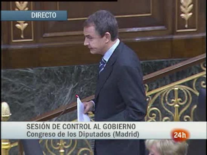 El presidente del Gobierno, José Luis Rodríguez Zapatero, ve "probables fusiones bancarias" por la crisis. Así lo ha dicho en la sesión de control al Gobierno en el Congreso de los Diputados. 