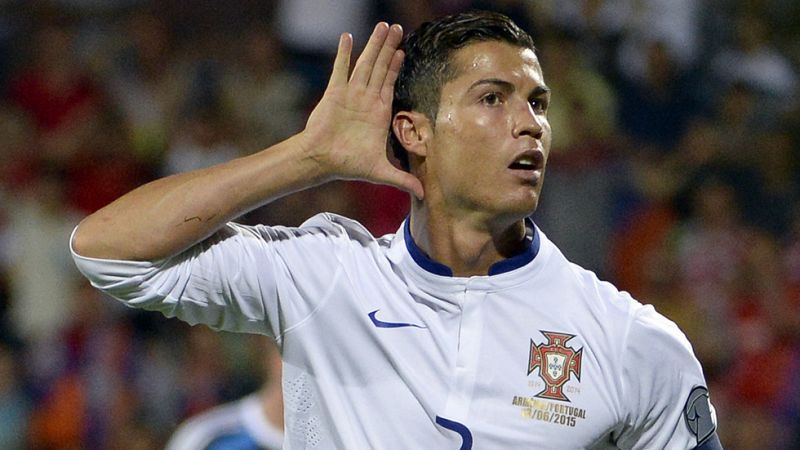 Tres goles de Cristiano Ronaldo reforzaron el dominio del grupo I de la fase de clasificación para la Eurocopa 2016 de Portugal, ganadora por 2-3 en Armenia, en una jornada con goleadas de Alemania, a Gibraltar, y Polonia, a Georgia, en el D y con to