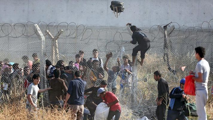Telediario 1 - Tensión con los refugiados en la frontera turco-siria