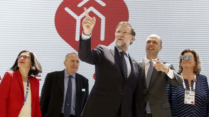 Telediario 1 - Rajoy pone fecha a los posibles cambios en el PP