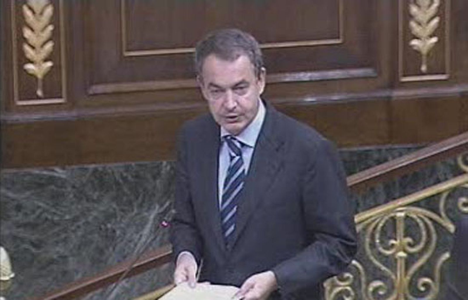  Lo apuntó, hace unos días, el gobernador del Banco de España y hoy lo ha ratificado el presidente Zapatero. Ha sido en el Congreso, en la sesión de control al Gobierno. Un día más, la situación económica ha monopolizado el debate. 