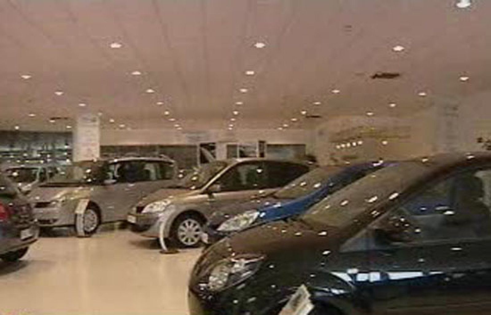 Los concesionarios de coches piden que se creen ayudas directas de mil euros a quienes compren coches nuevos | Ver