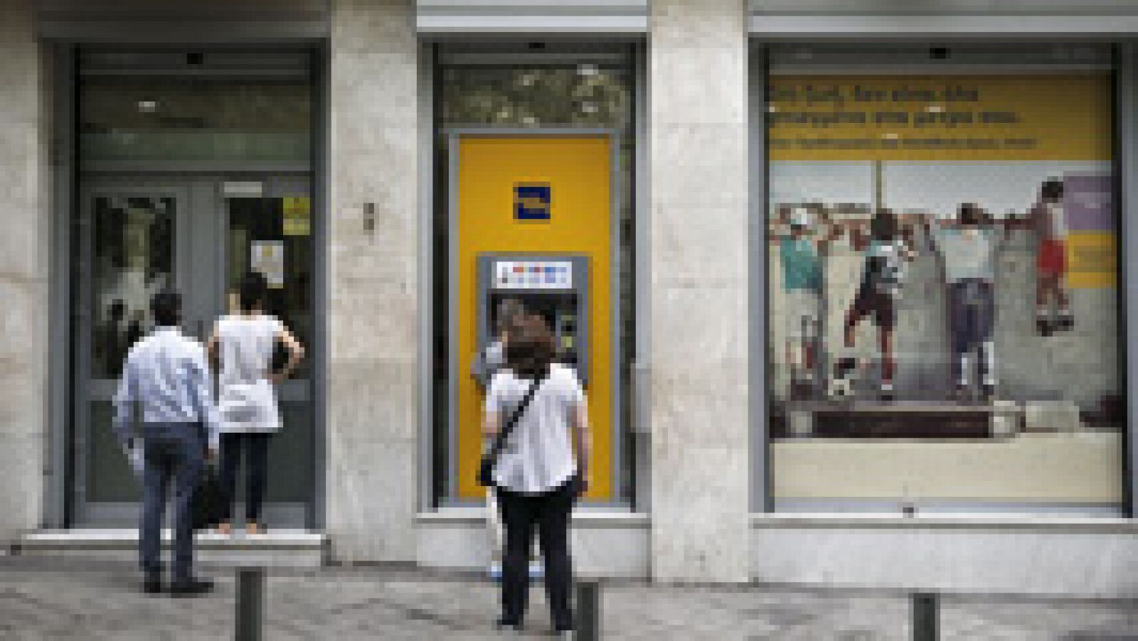 Telediario 1: El BCE eleva de nuevo el tope en la liquidez de urgencia para sostener a la banca griega | RTVE Play