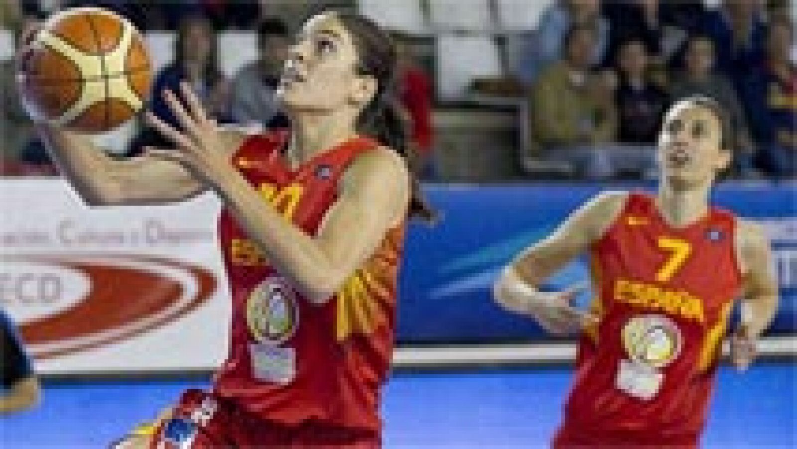 La selección española logró sobreponerse a la difícil serbia y se impuso en los minutos finales de partido por 80-91, gracias a una gran actuación de Laura Nicholls.