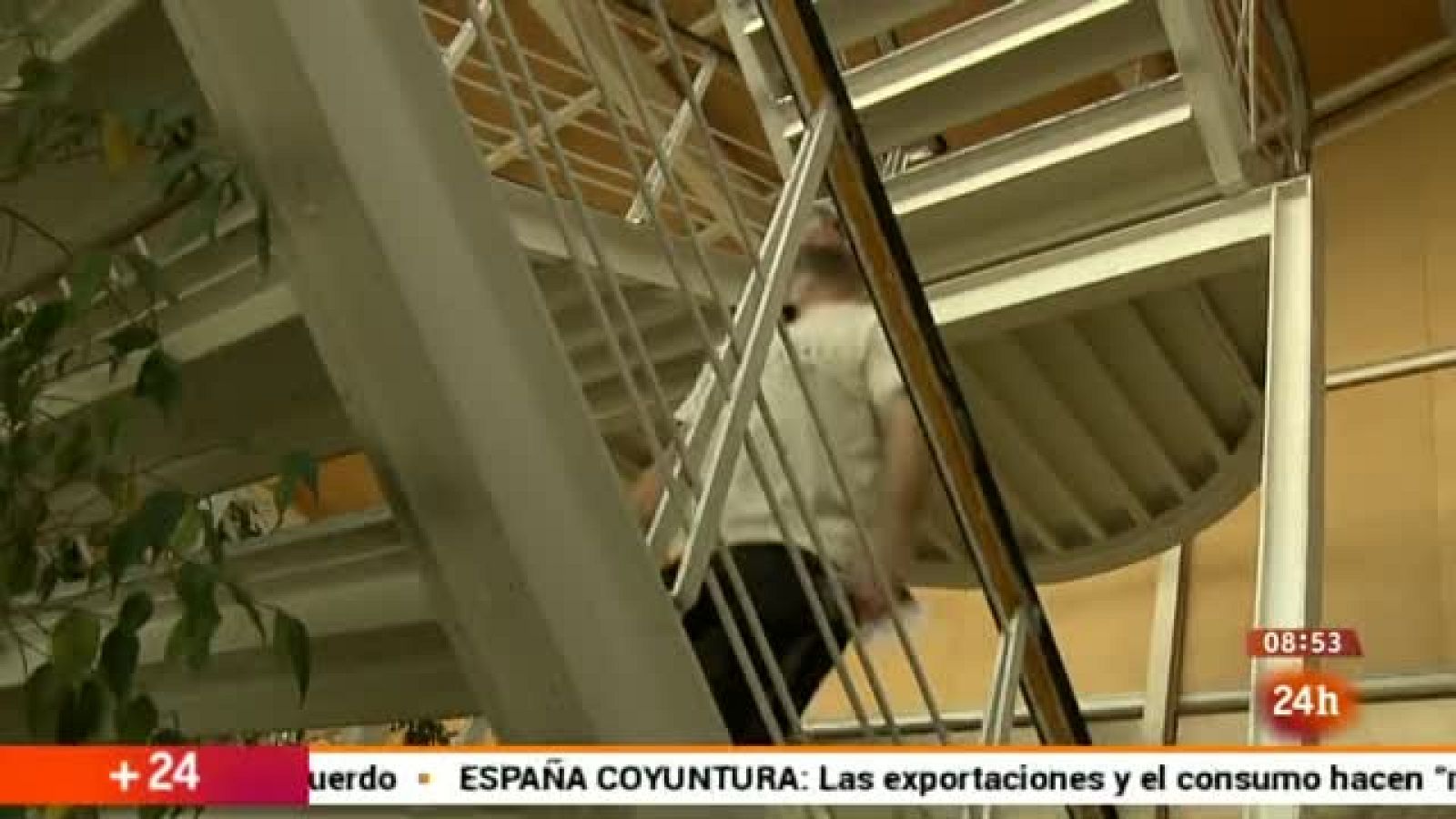 Hay 4400 letones en España. Nosotros hemos querido acercarnos a esta comunidad a través de  Gatis Bukovs, aficionado al hockey sobre hielo y al folclore.