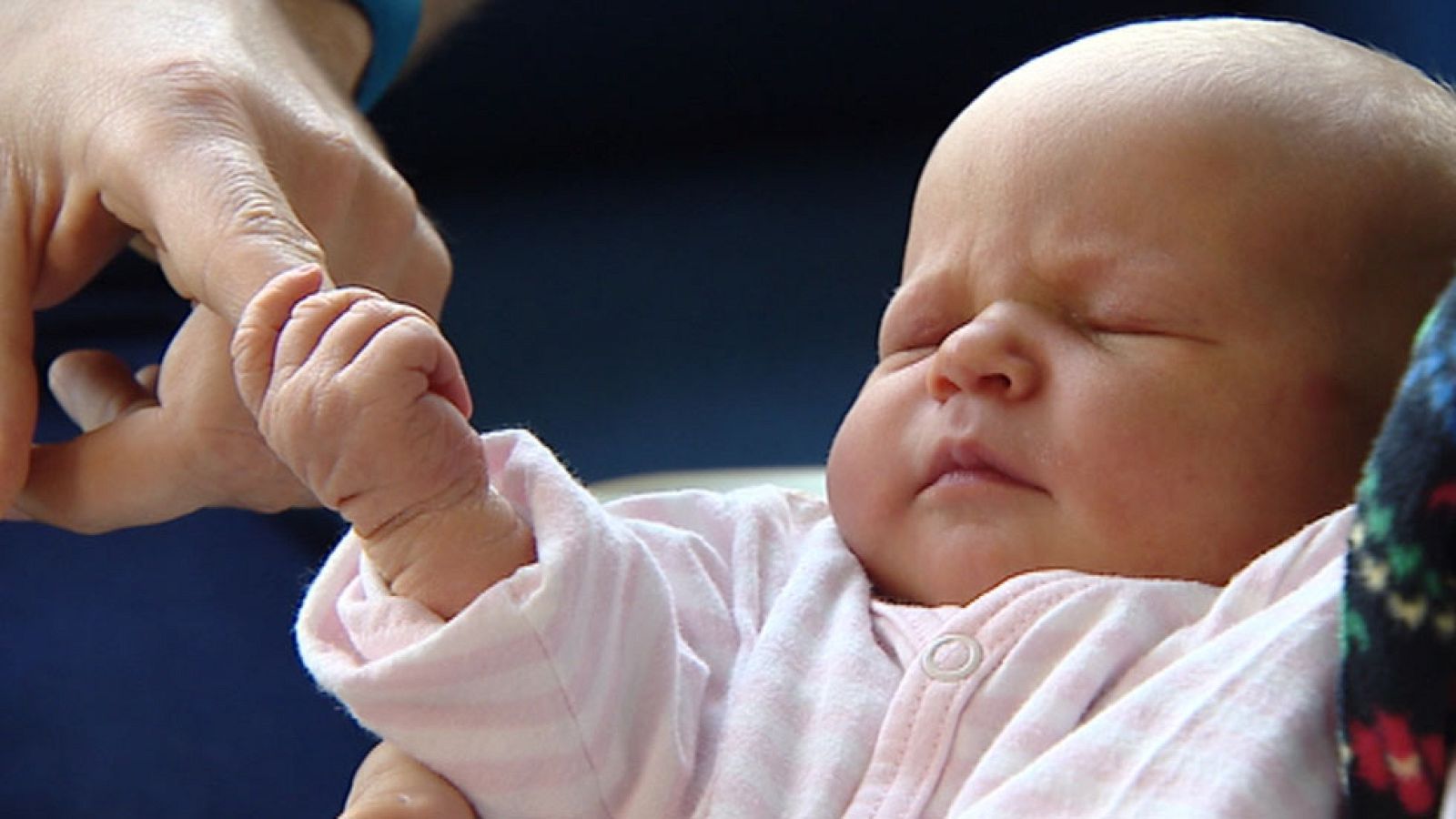 Aumenta el número de nacimientos en España por primera vez en cinco años