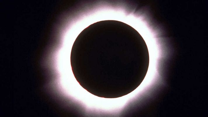 El universo: Eclipse total
