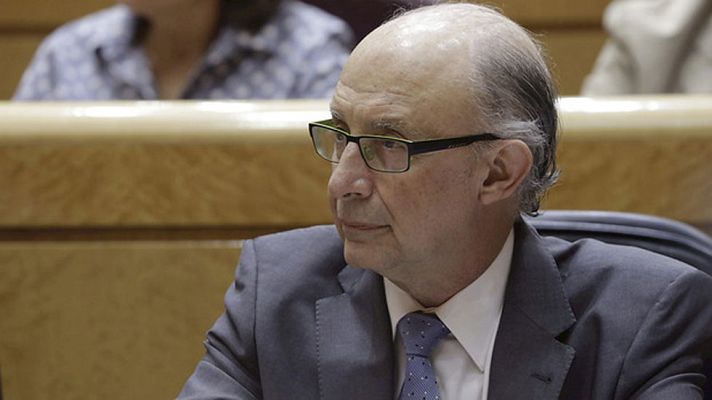 Telediario 1 - Montoro matiza que se devolverá la paga extra a los funcionarios cuando haya margen presupuestario