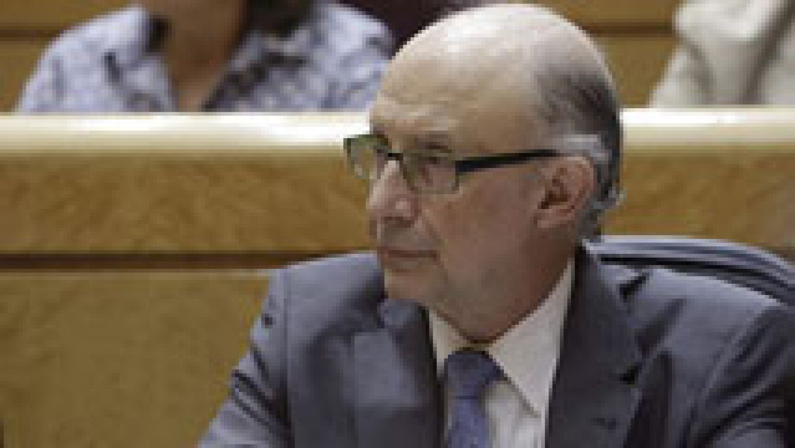 Montoro matiza que se devolverá la paga extra a los funcionarios cuando haya margen presupuestario