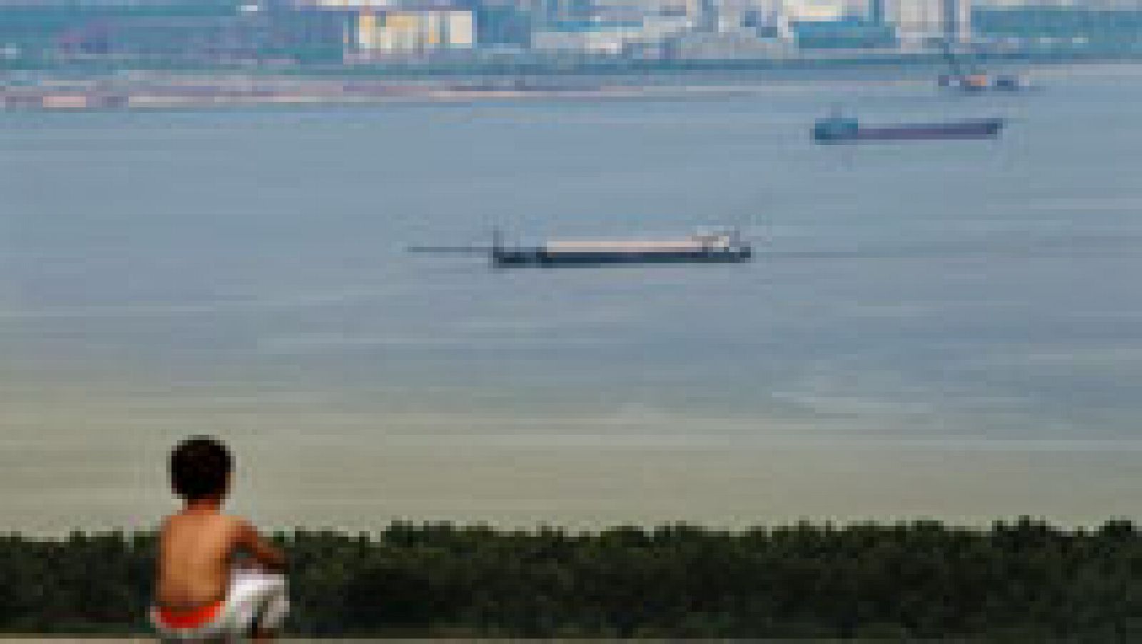 61 millones de niños chinos viven solos en los pueblos mientras sus padres trabajan en las grandes ciudades